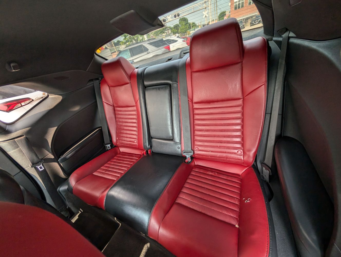 2014 Dodge Challenger R/T photo 11