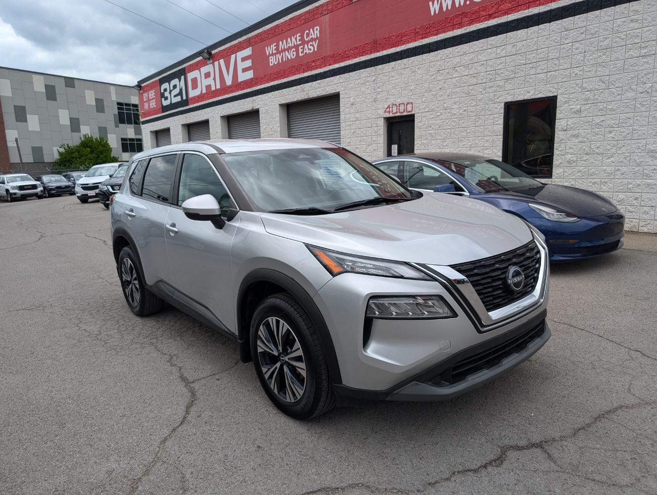 2022 Nissan Rogue SV FWD's photo