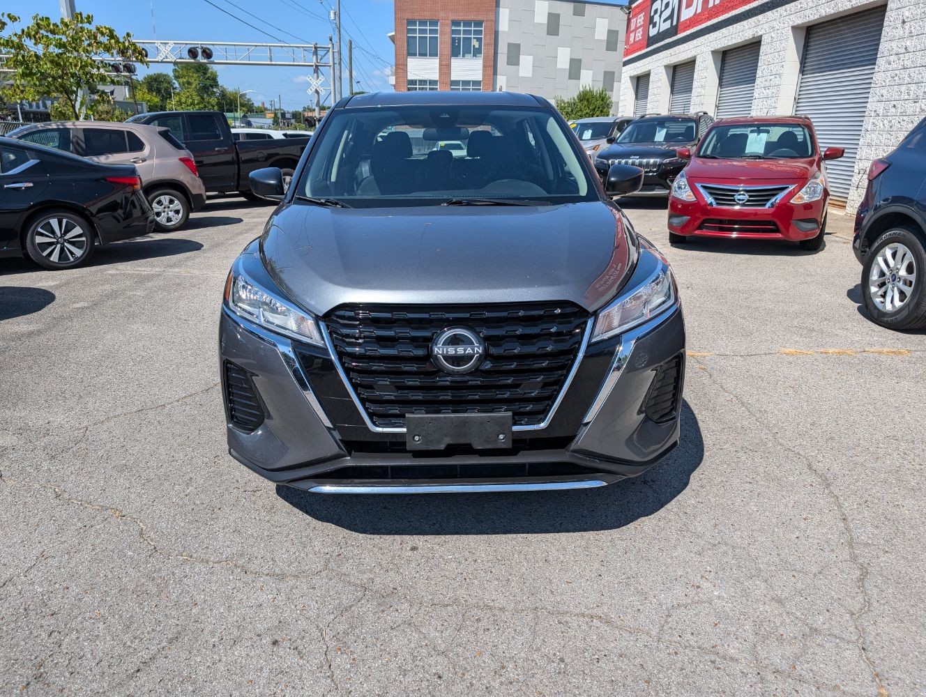 2023 Nissan Kicks S photo 2