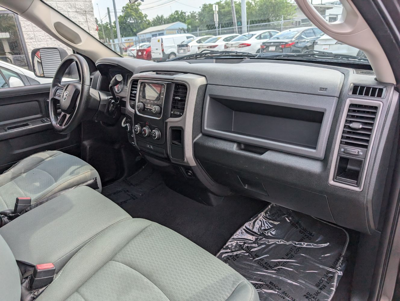 2015 Ram 1500 Tradesman photo 13