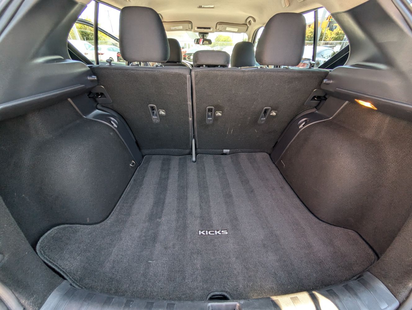 2023 Nissan Kicks S photo 18