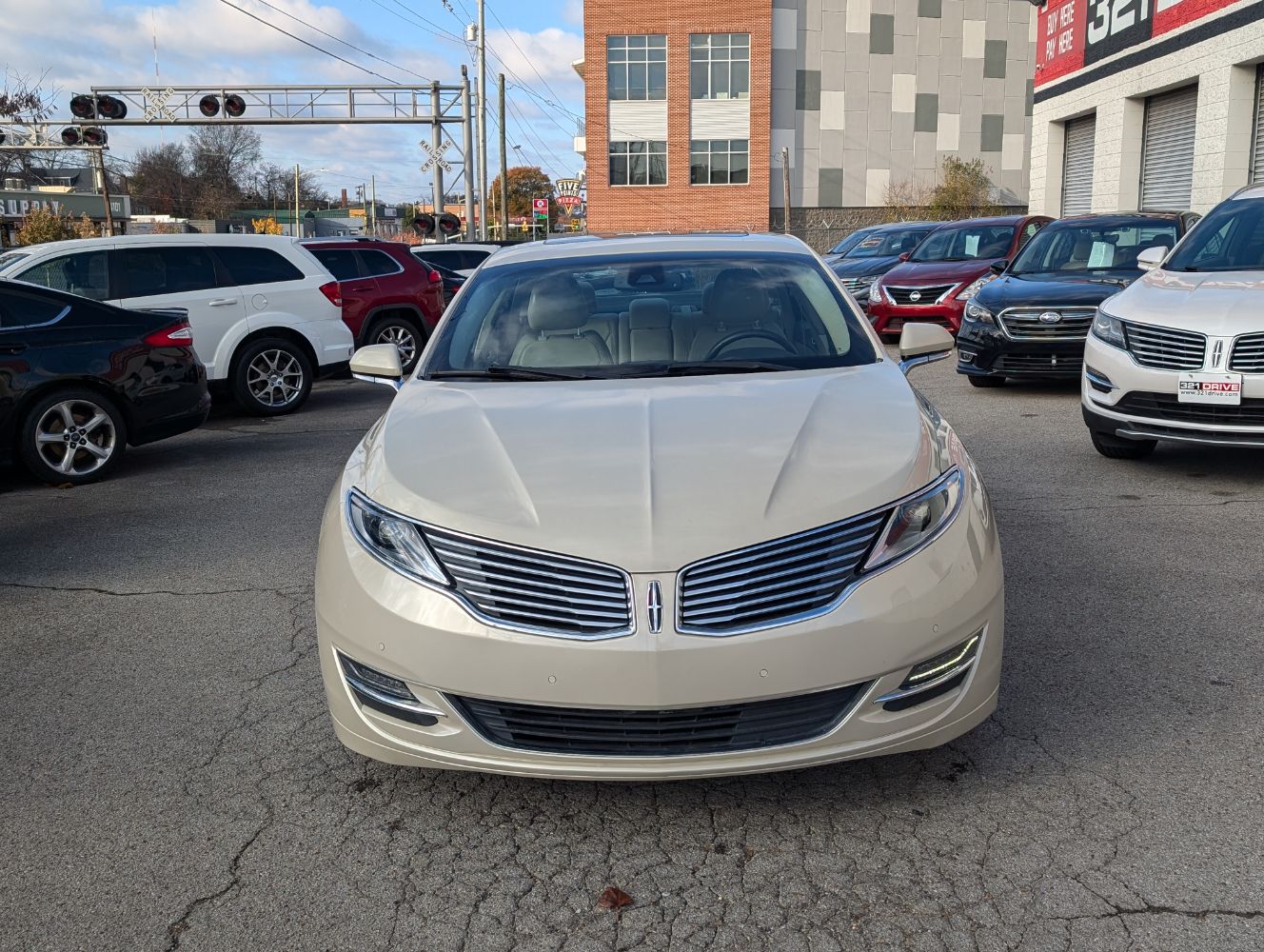 2016 Lincoln MKZ Hybrid photo 3