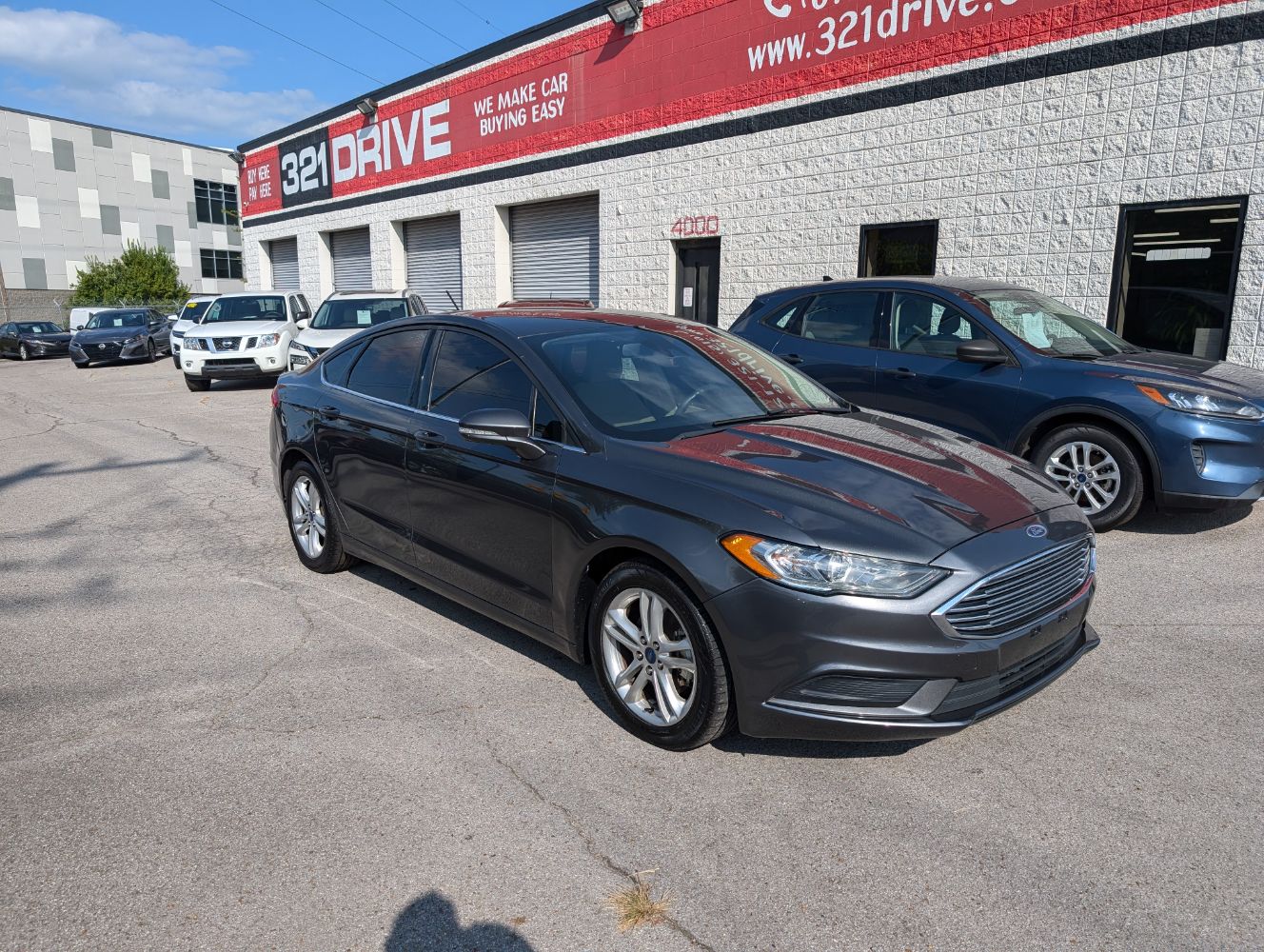 2018 Ford Fusion SE photo 2