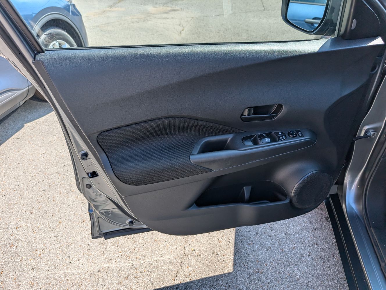 2023 Nissan Kicks S photo 10