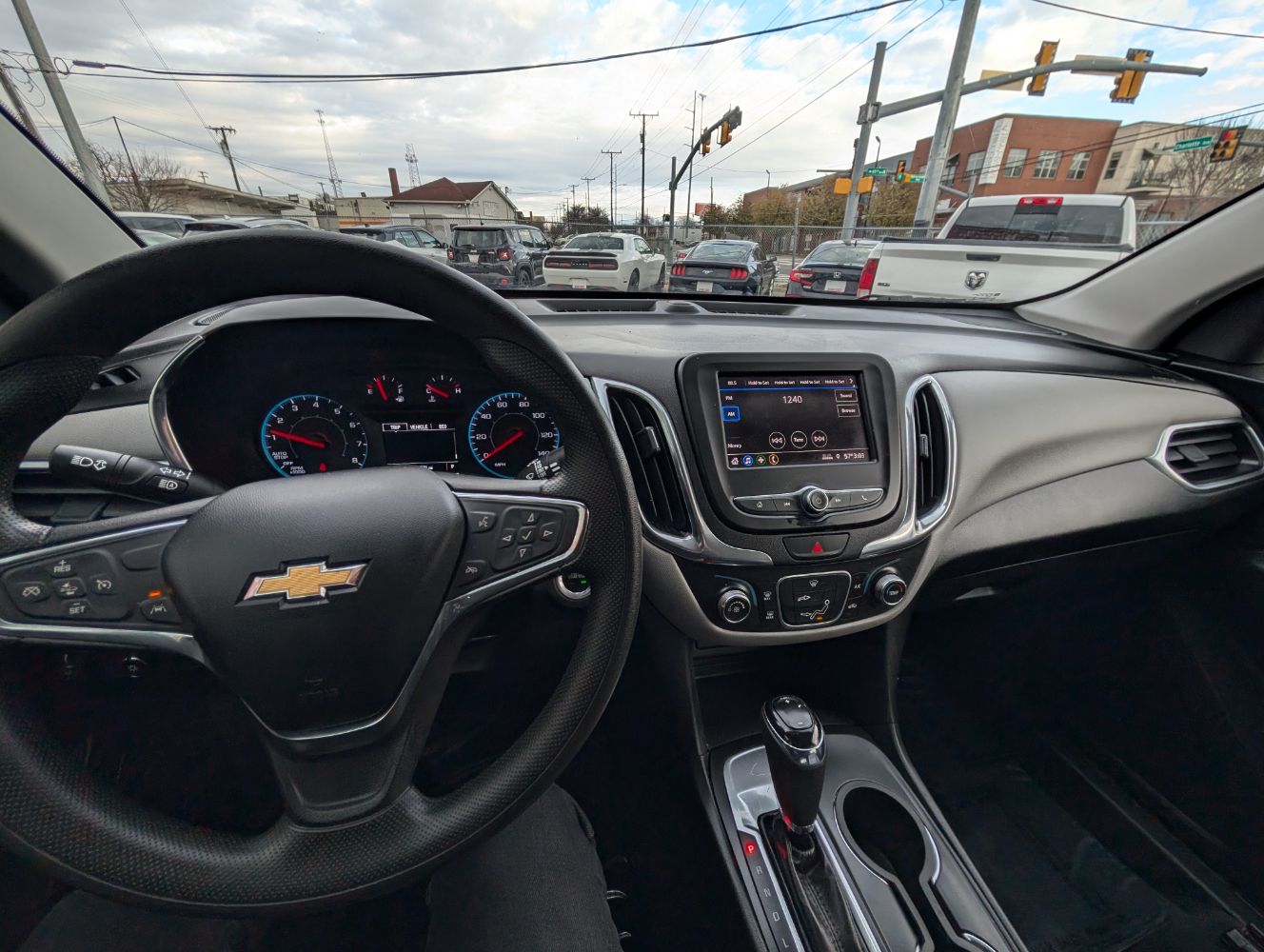 2020 Chevrolet Equinox LS photo 21