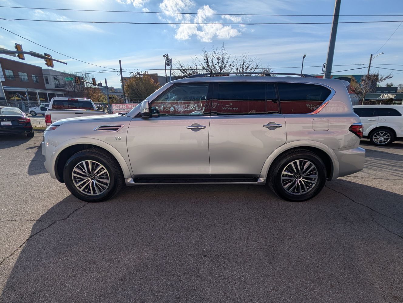 2022 Nissan Armada SV photo 9