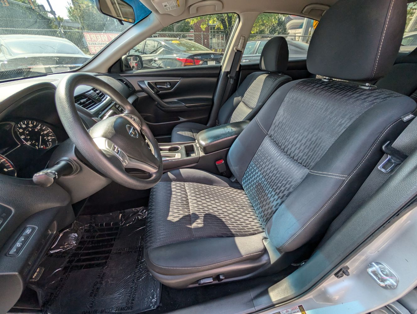 2017 Nissan Altima 2.5 S photo 14