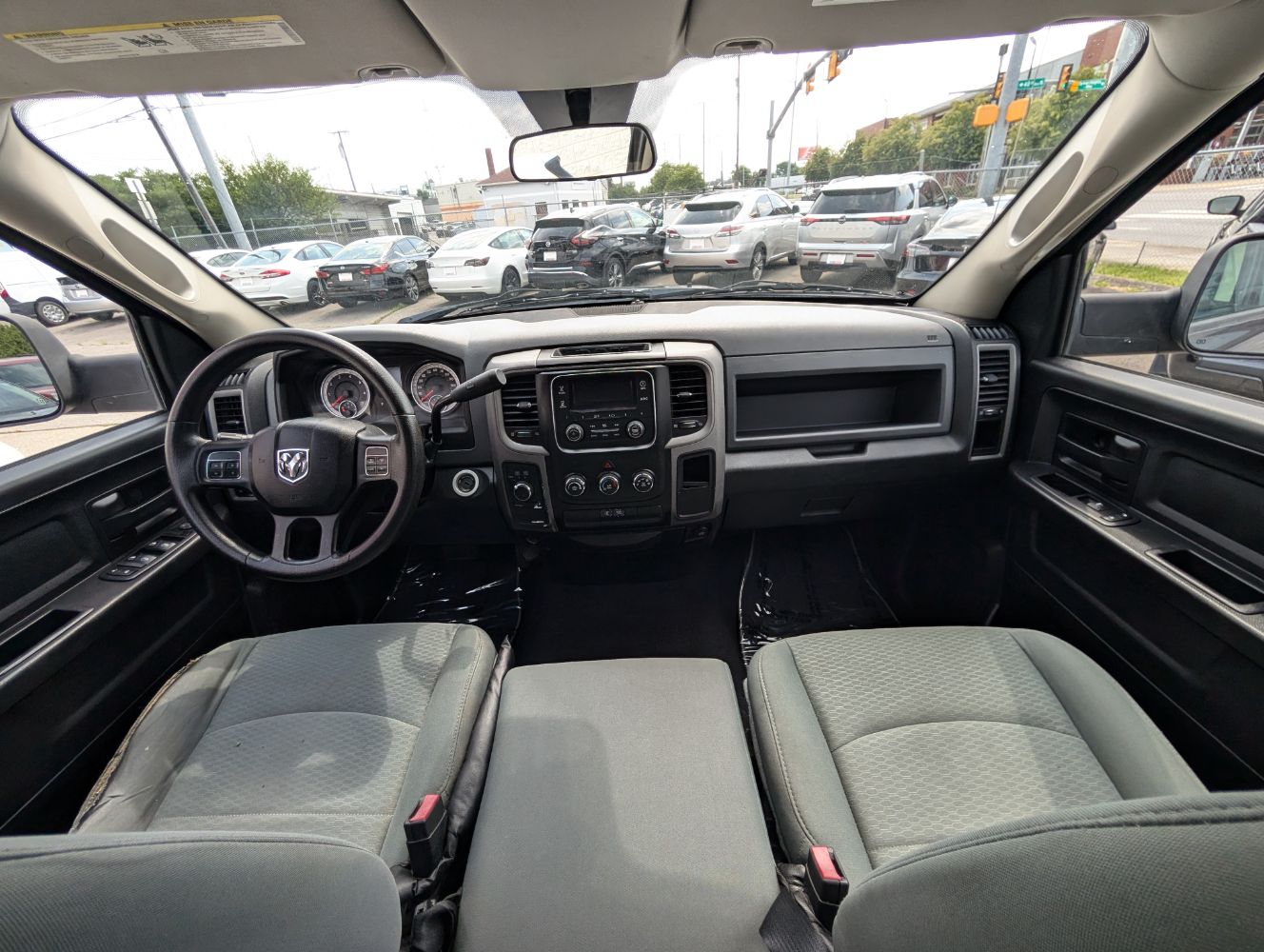 2015 Ram 1500 Tradesman photo 14
