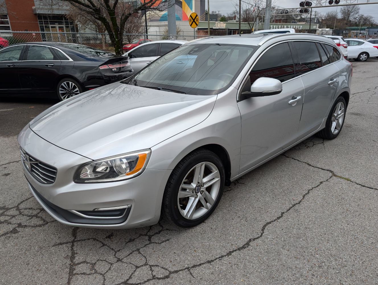 2015 Volvo V60 Premier's photo