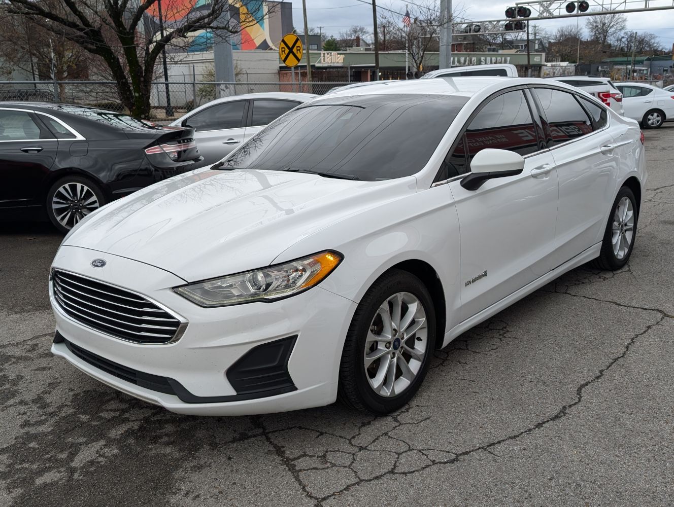 2019 Ford Fusion Hybrid SE's photo