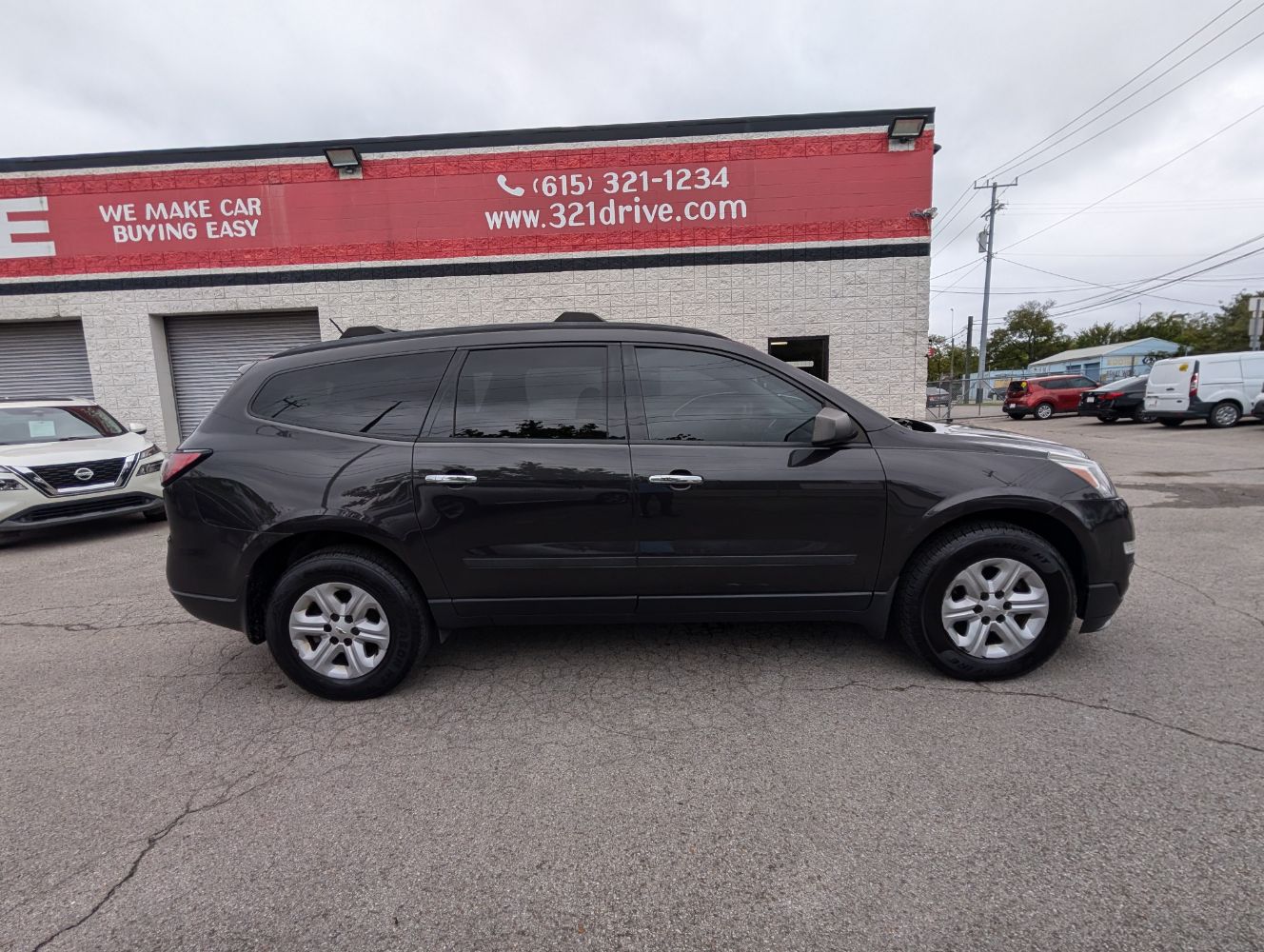 2017 Chevrolet Traverse LS photo 4