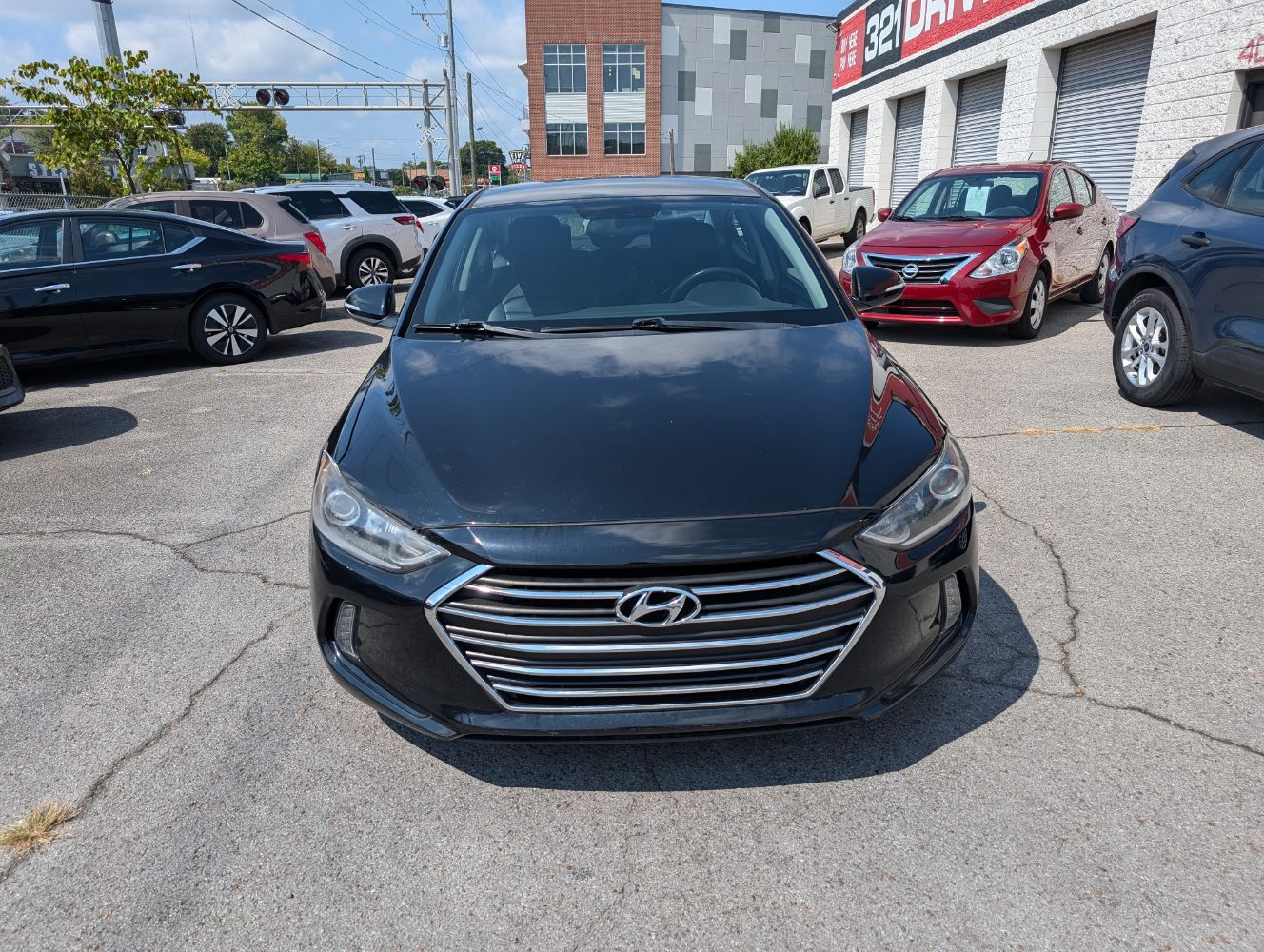 2017 Hyundai Elantra Limited photo 2