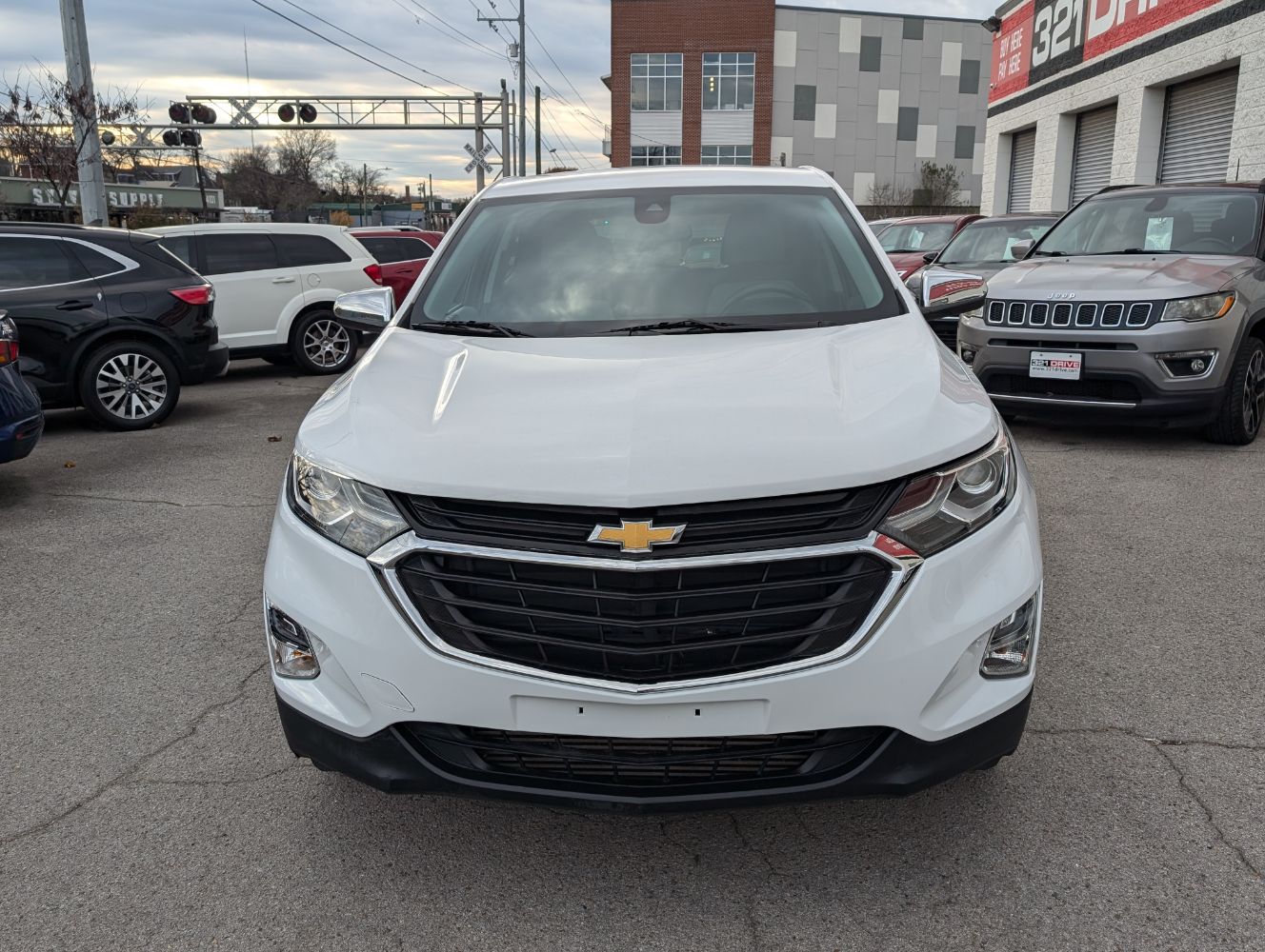 2020 Chevrolet Equinox LS photo 3