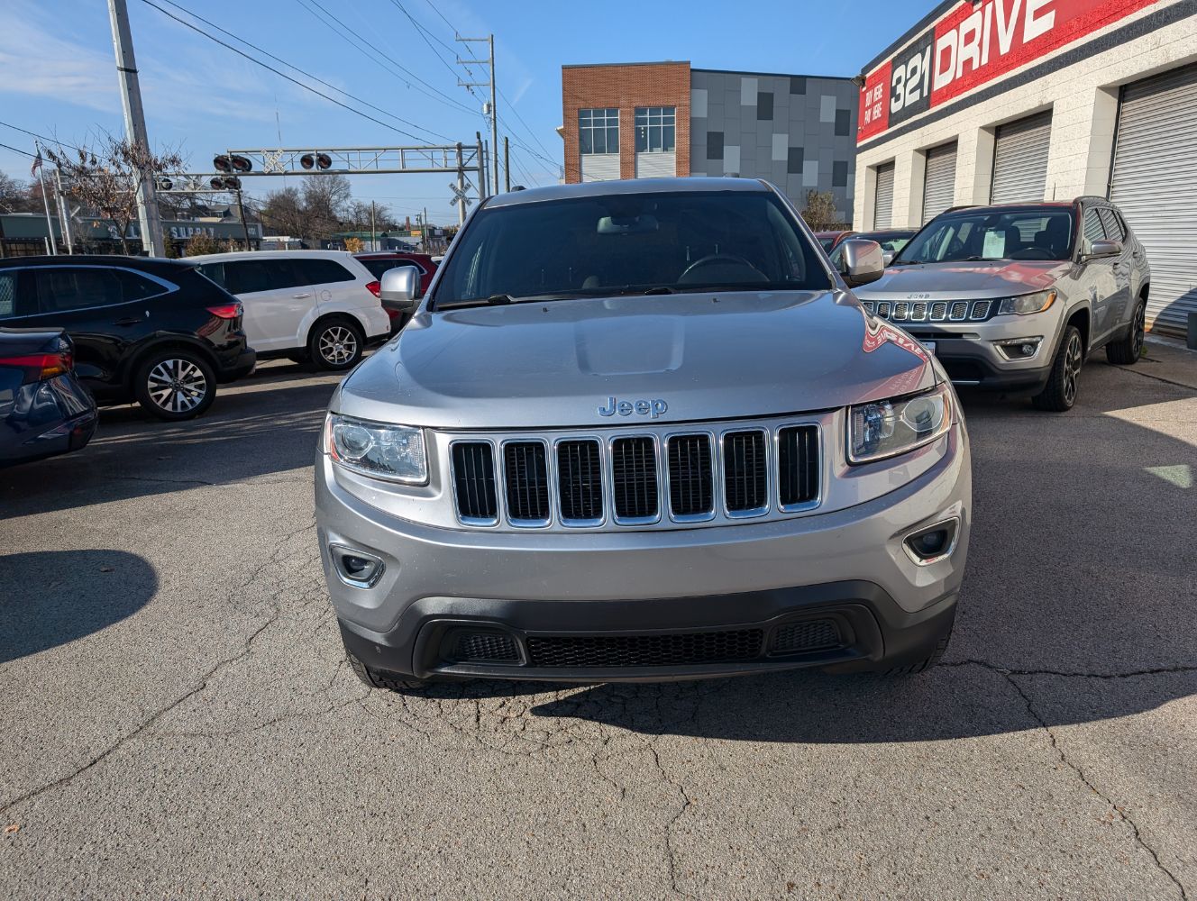 2016 Jeep Grand Cherokee Laredo E photo 3