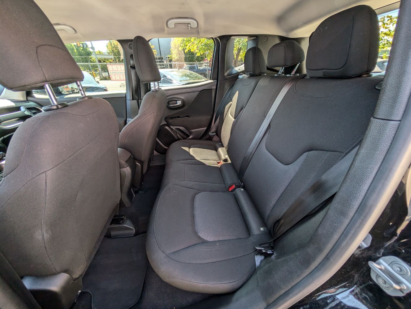 2020 Jeep Renegade Sport photo 16