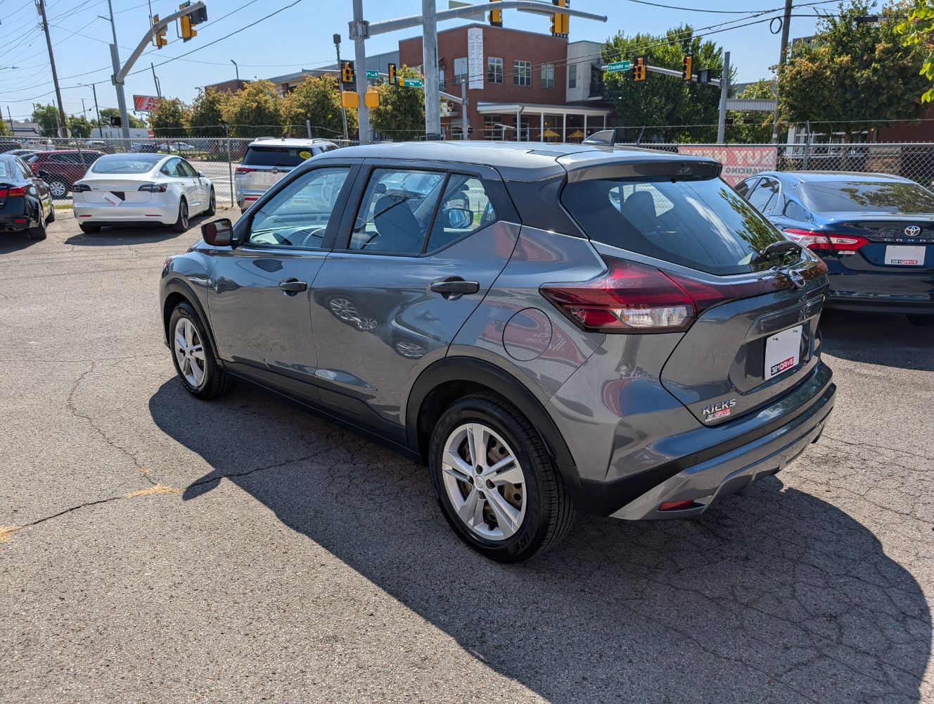 2023 Nissan Kicks S photo 7