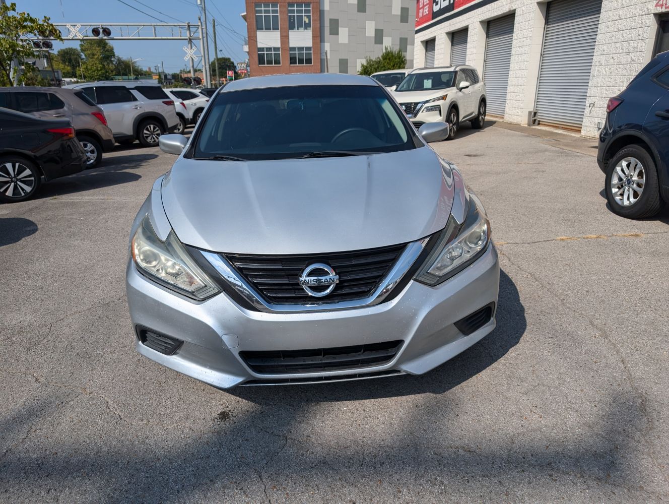 2017 Nissan Altima 2.5 S photo 2