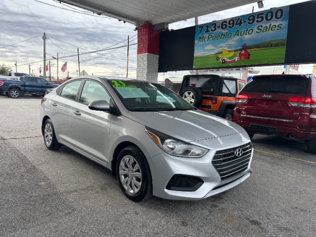 2021 Hyundai Accent SE's photo