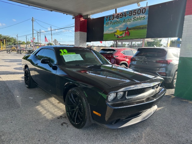 2014 Dodge Challenger SXT Plus's photo