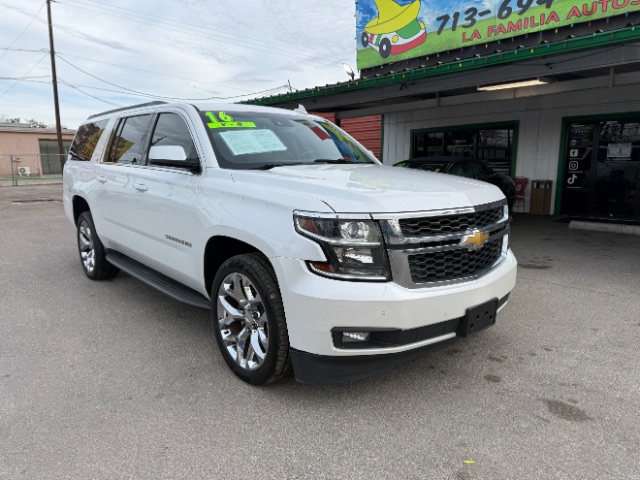 2016 Chevrolet Suburban LT's photo
