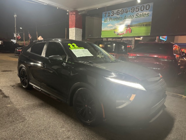 2022 Mitsubishi Eclipse Cross LE's photo