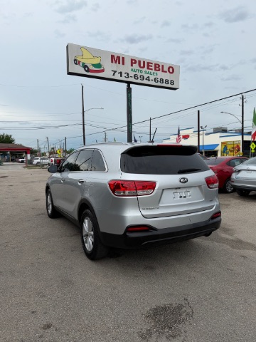 2017 Kia Sorento LX AT's photo