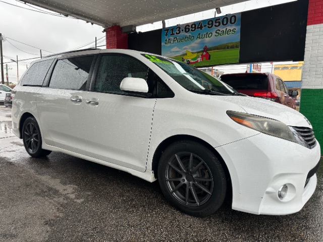 2015 Toyota Sienna's photo